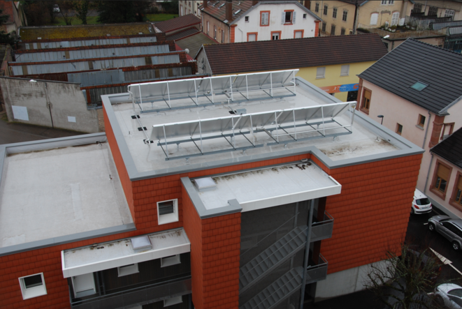 Logement social à énergie positive à Saint-Dié (Vosges), février 2014 (JL). Logement social à énergie positive à Saint-Dié (Vosges), février 2014 (JL).